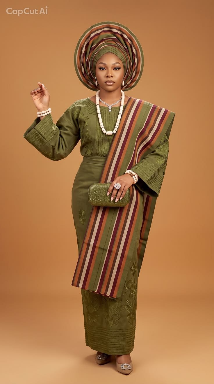 Ensemble vert olive brodé